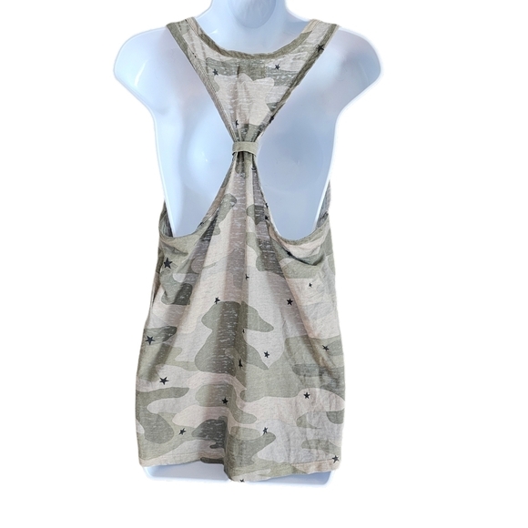 Maurices 24/7 size medium NWT camo star tank - Picture 2 of 3